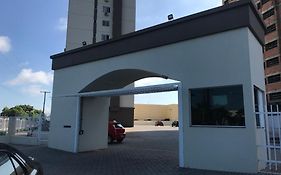 Apart Jardim Europ - 1001 - Dois quartos com piscina no centro de Torres